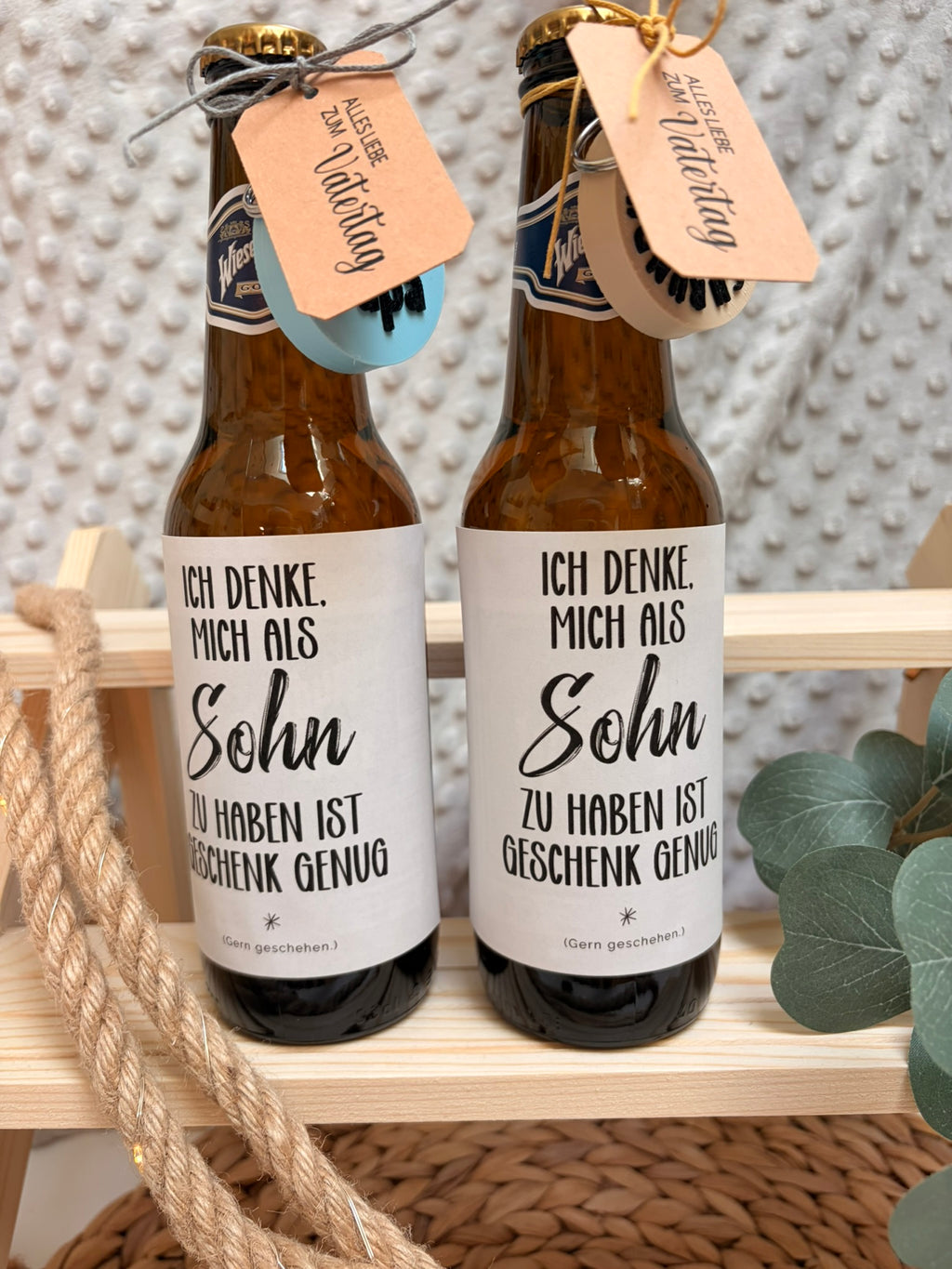 Bierflasche mit Spruch und Öffner